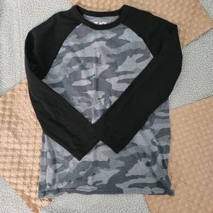 Childrens place , size 7/8, black gray camo